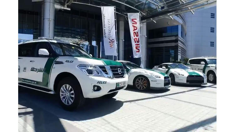 Dubai Police Cars Scheich Polizei Fahrt Porsche Ferrari Lambo Auto Motor Und Sport