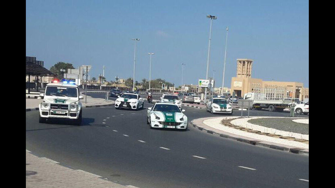 Dubai Police Cars - Polizeiautos Dubai 