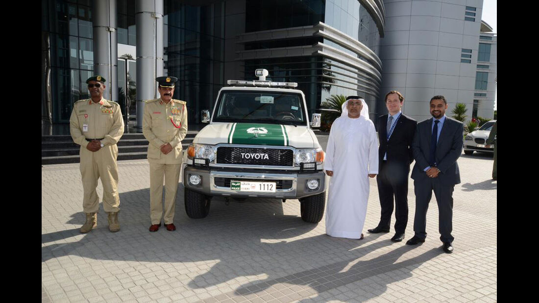 Dubai Police Cars - Polizeiautos Dubai - Toyota Land Cruiser