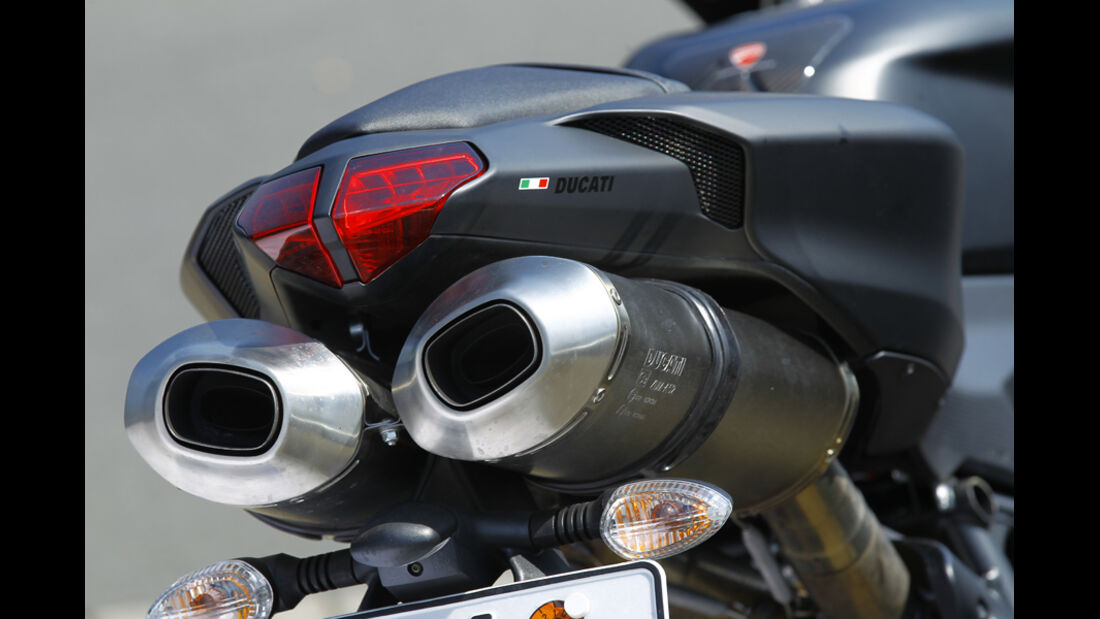 Ducati 848 EVO, Auspuff
