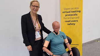 EVA weiblicher Crashtest Dummy Astrid Linder