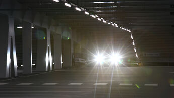 Eine Nacht im Parkhaus mit dem BMW 1er M Coupé