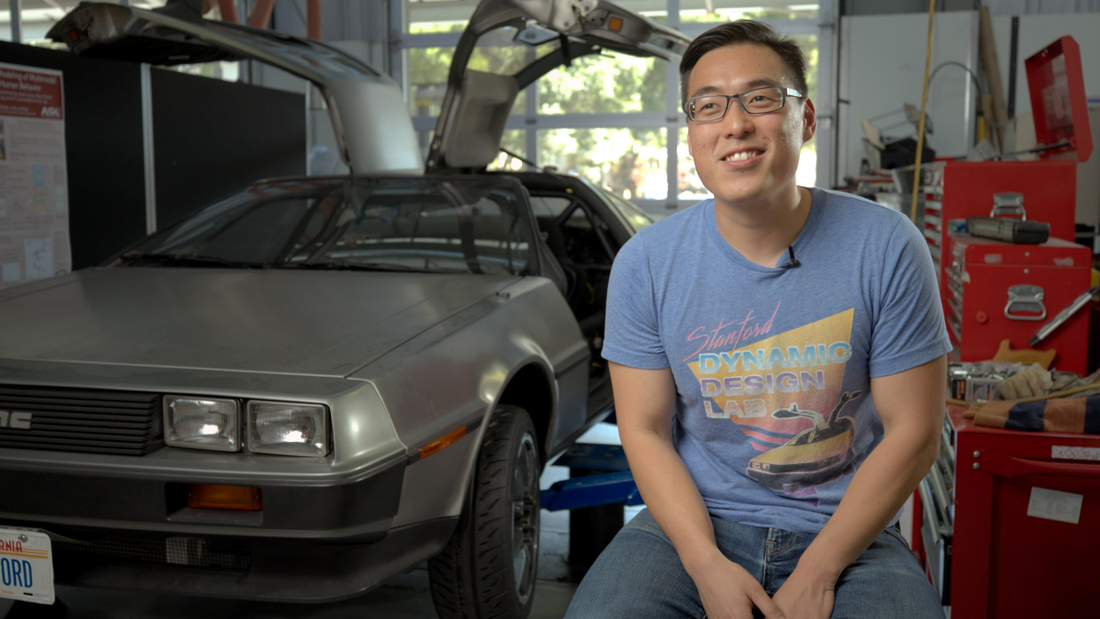 Elektrischer DeLorean driftet autonom