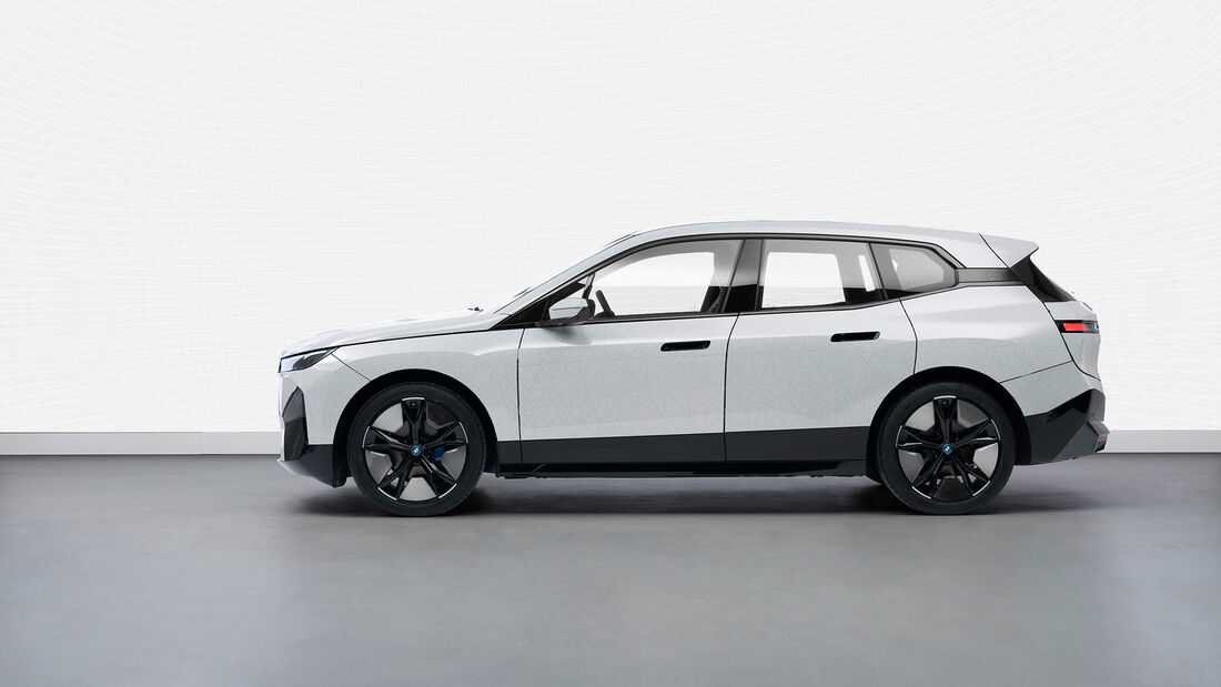 BMW CES 2022: Digitaler Flip-Flop-Lack als Akku-Anzeige