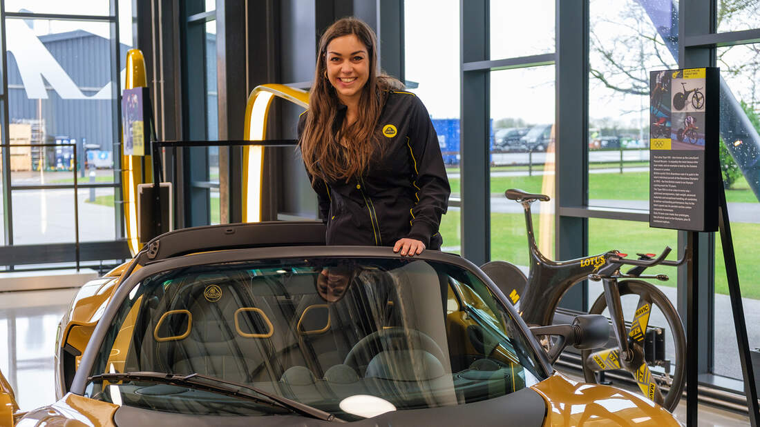 Elise Rafferty Letzte Lotus Elise für Elisa: Sportwagen für Namenspatin | AUTO MOTOR ...