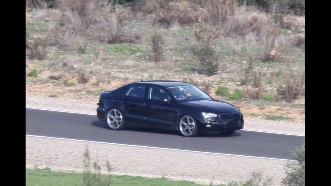 Erlkönig Audi A3 Sedan