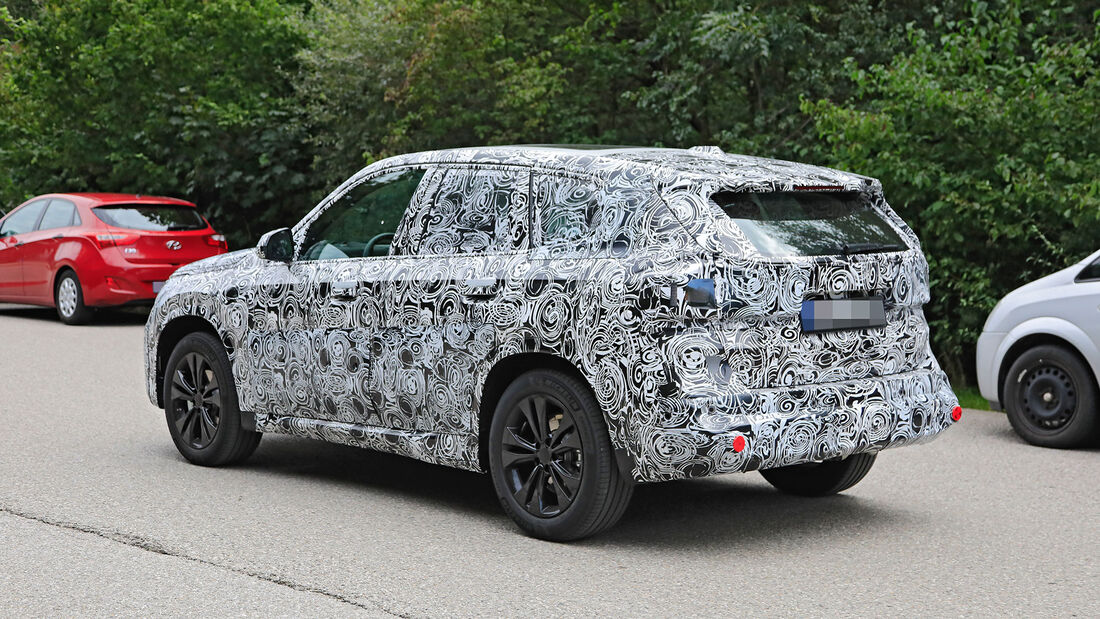 Erlkönig BMW X1 (2022): Neuer SUV wird aggressiver | AUTO ...