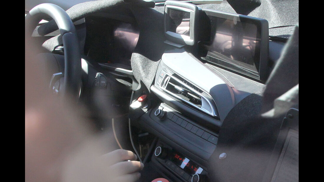 Erlkönig BMW i8 mit Innenraum