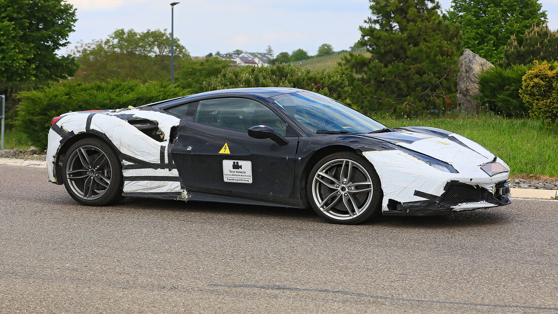 2021 - [Ferrari] 296 GTB Erlkoenig-Ferrari-V6-Hybrid-Muletto-169FullWidth-df42695a-1694181