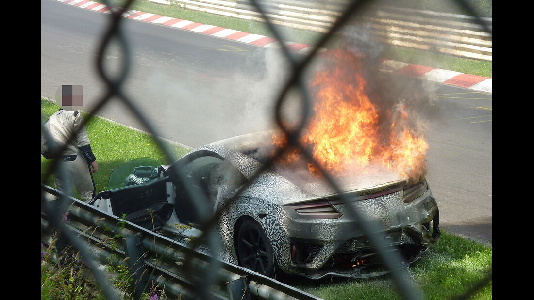 Erlkönig Honda NSX Feuer