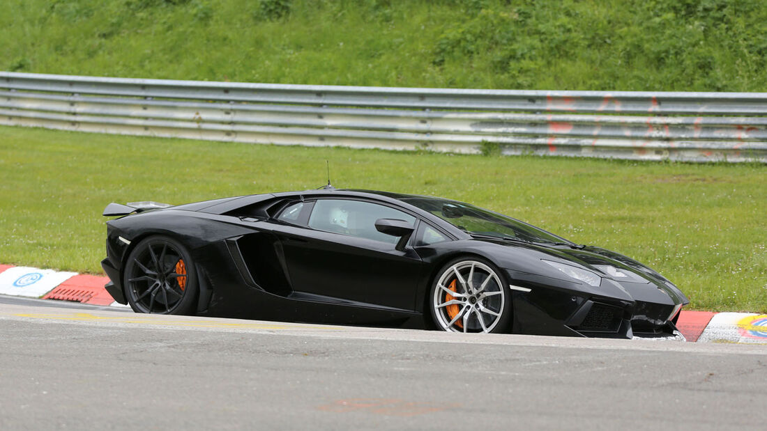 Erlkönig, Lamborghini Aventador SV