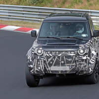 Erlkönig Land Rover Defender SVX
