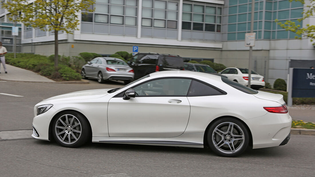 Erlkönig Mercedes-AMG S63 Coupé Muletto