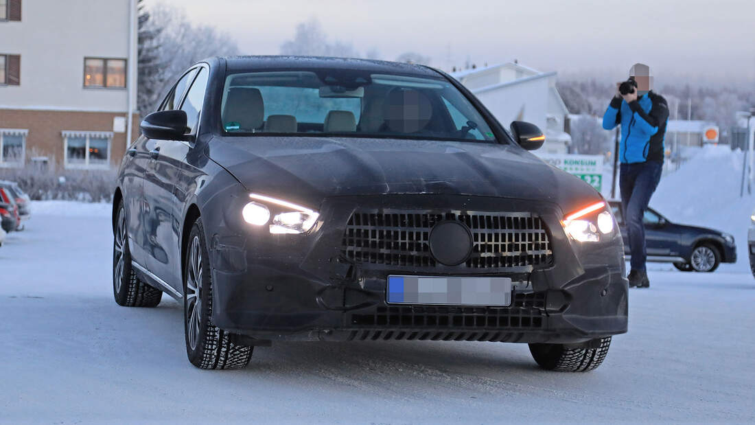 Mercedes E Klasse Facelift Erlkonig Lenkrad Design Geleakt Auto