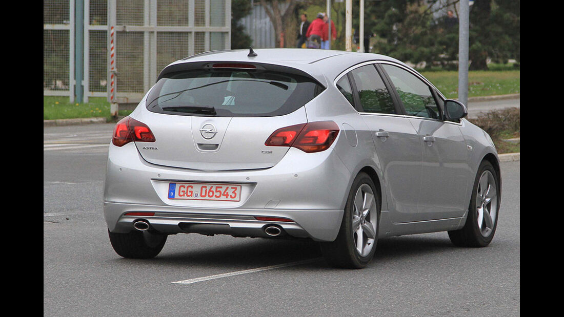Erlkönig Opel Astra GSI