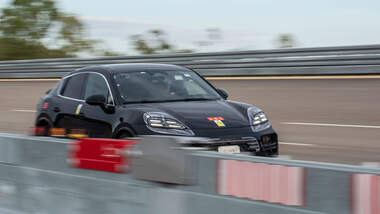 Erlkönig Porsche Macan EV