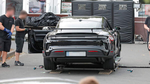 Erlkönig Porsche Taycan Turbo GT