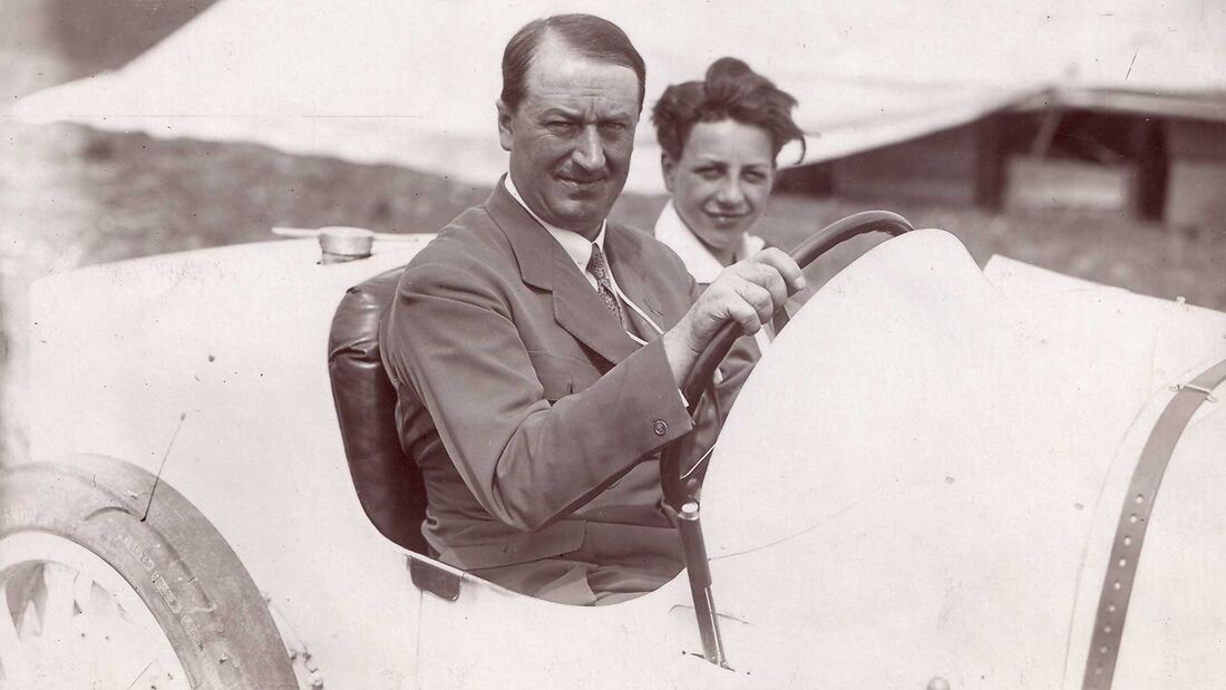 Ettore und Jean Bugatti im Type 35 (1924)