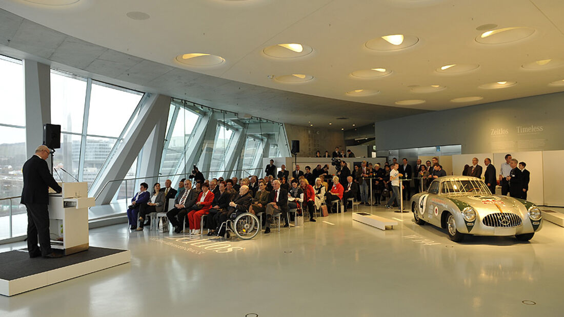 Eugen Böhringer feiert seinen 90. Geburtstaqg im Mercedes-Benz Museum