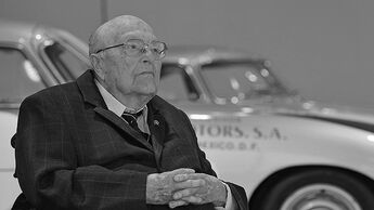 Eugen Böhringer feiert seinen 90. Geburtstaqg im Mercedes-Benz Museum