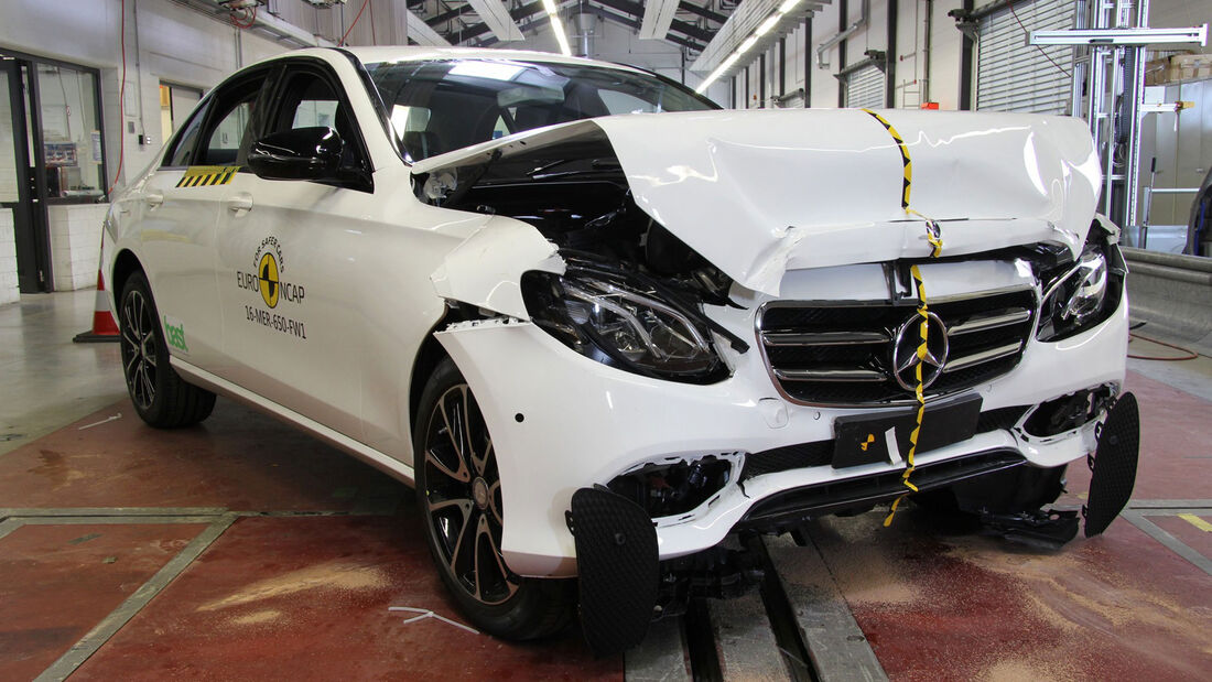 EuroNCAP Crashtest 2016 Mercedes E-Klasse