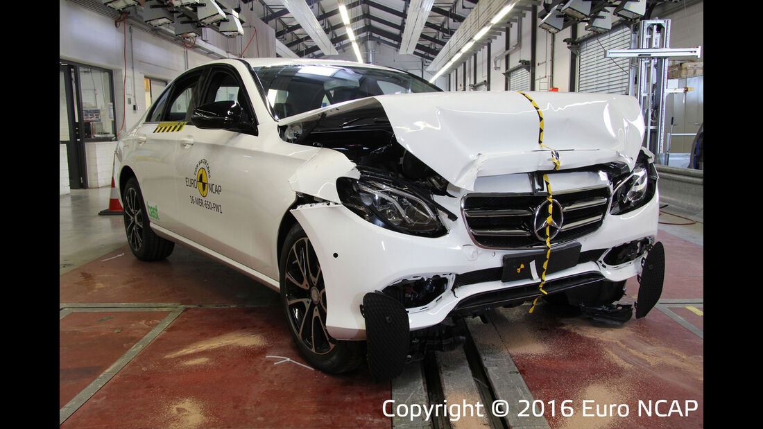EuroNCAP Crashtest 2016 Mercedes E-Klasse