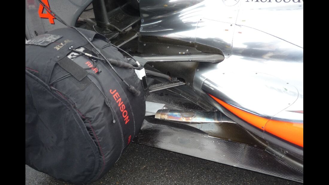 F1-Technik 2011 - Auspuff McLaren