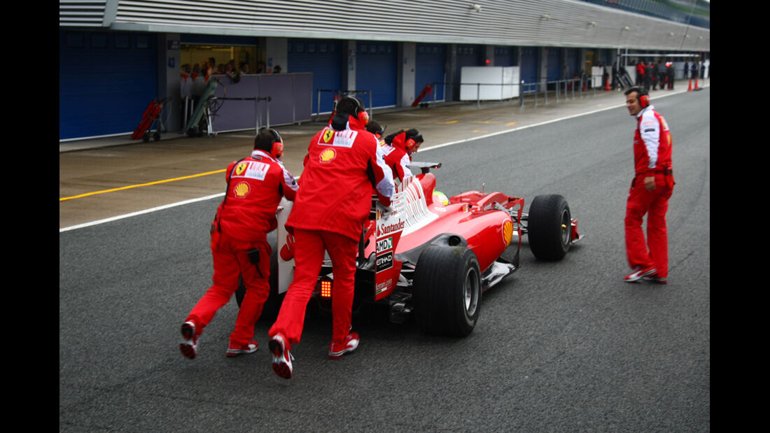 F1-Test 2010 Ferrari