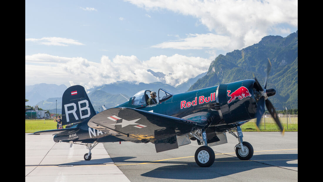F4U Corsair - Red Bull