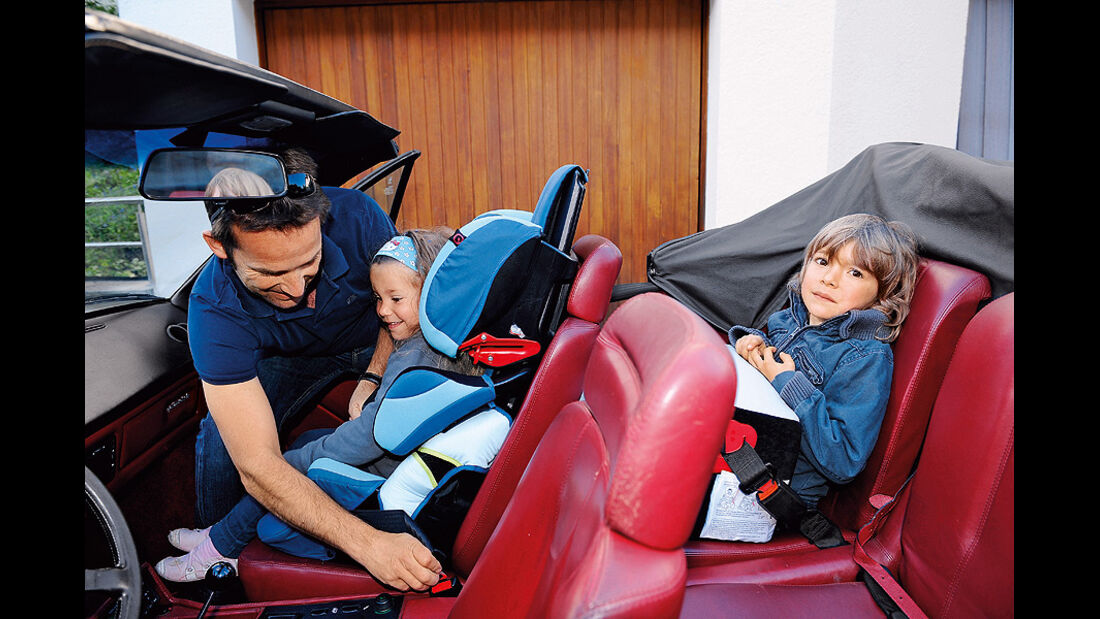 Familie im Ferrari Mondial Cabrio
