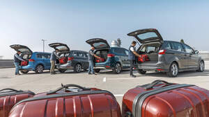 Familienautos, BMW218d Gran Tourer, Ford GraND c-Max 2.0 TDCi, Kia Carens 1.7 CRDi, VW Touran 2.0 TDI, Exterieur