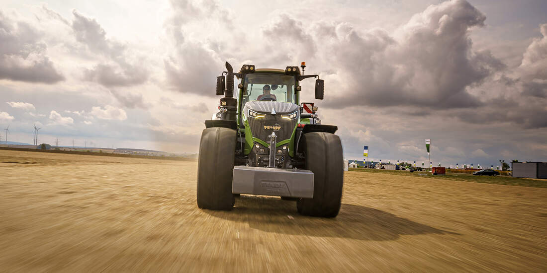 Fendt 1050 Vario: Hinterm Steuer des größten Standard Fendt 1050 Vario: Hinterm Steuer des größten Standard