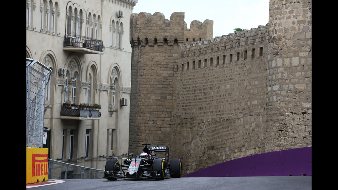 Fernando Alonso - McLaren - Formel 1 - GP Aserbaidschan - Baku - 17. Juni 2016