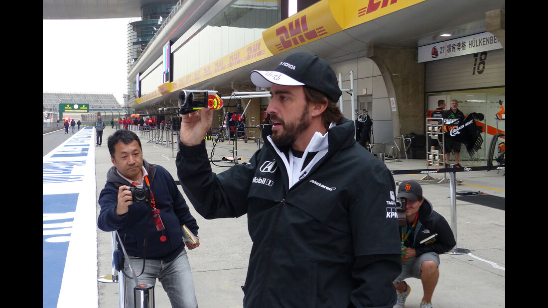 Fernando Alonso - McLaren - Formel 1 - GP China - Shanghai - 9. April 2015