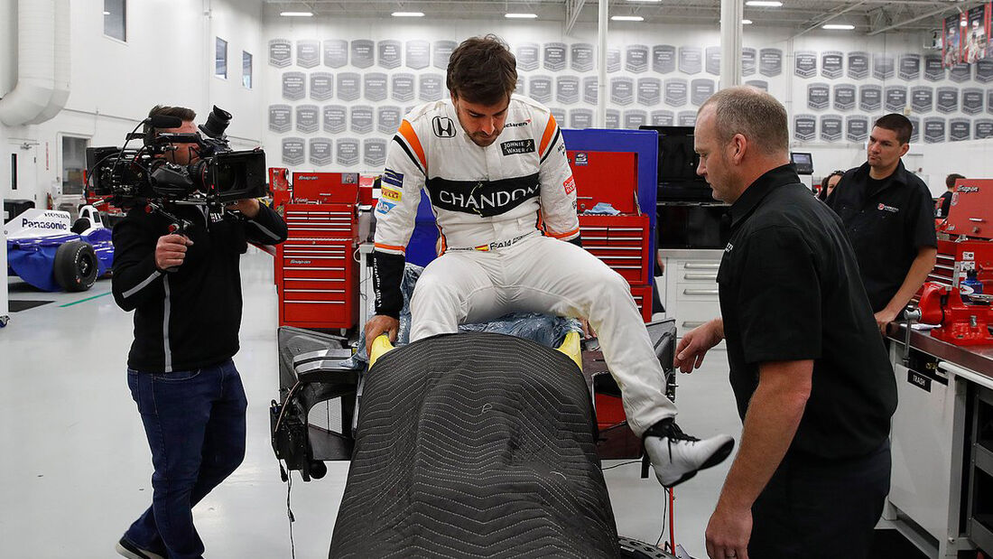 Fernando Alonso - Sitzanpassung - Indy500 - Andretti