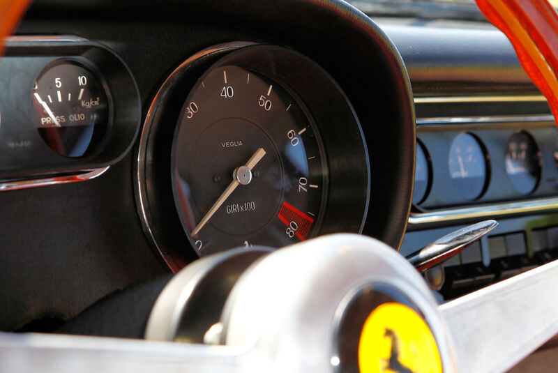 Ferrari 275 GTB/4, Rundinstrumente