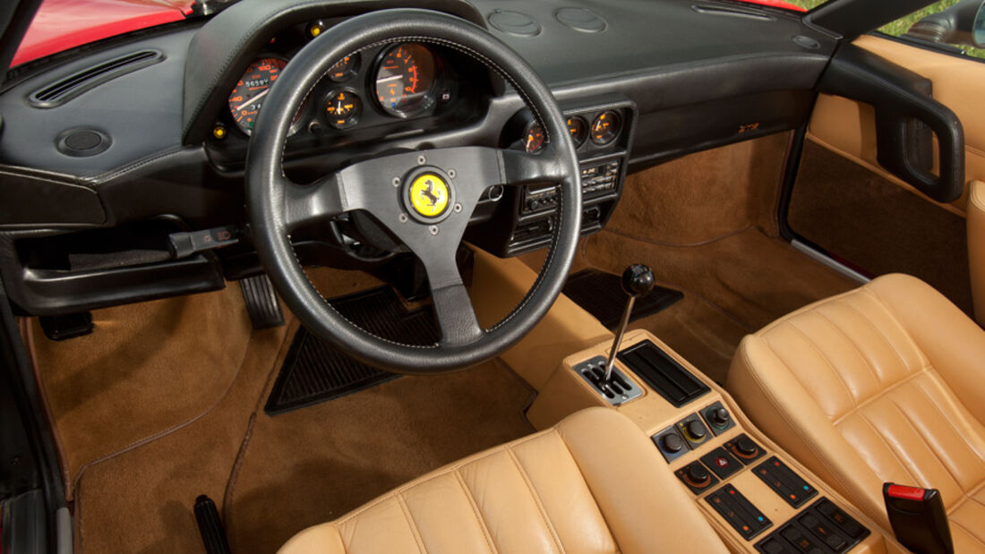 Ferrari 328 GTB, Innenraum