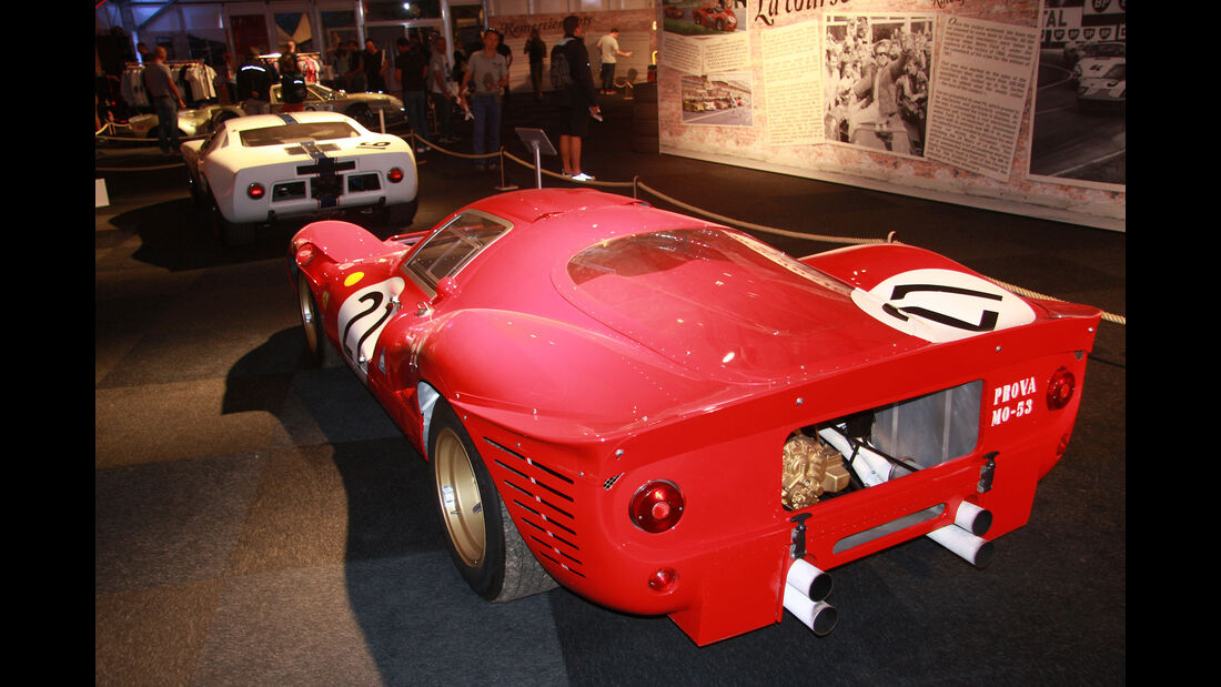Ferrari 330 P4 #21 1967 - Ausstellung - Le Mans