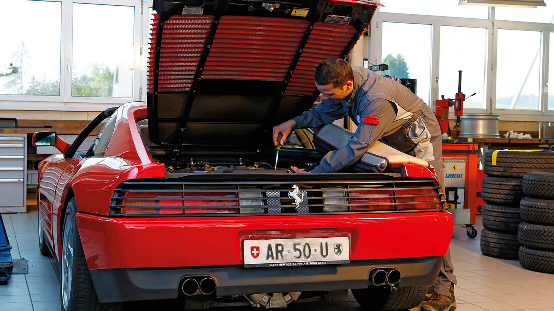 Ferrari 348 TB, Motor, Heckansicht