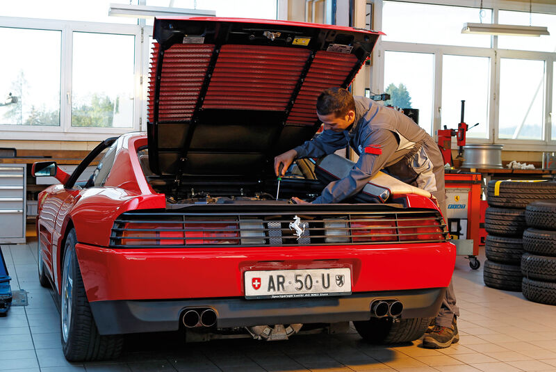 Ferrari 348 TB, Motor, Heckansicht