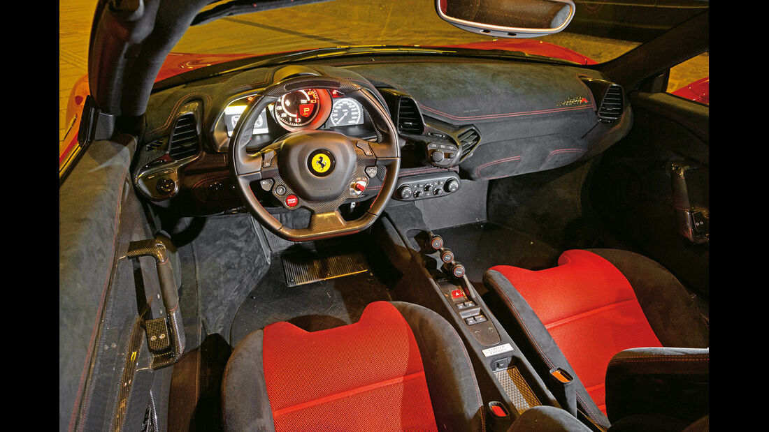 Ferrari 458 Speciale A, Cockpit