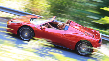 Ferrari 458 Spider, Seite