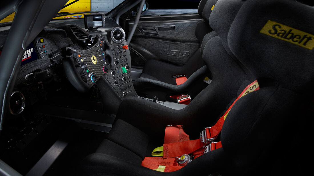 Ferrari 488 GT Modificata - Rennwagen - Innenraum
