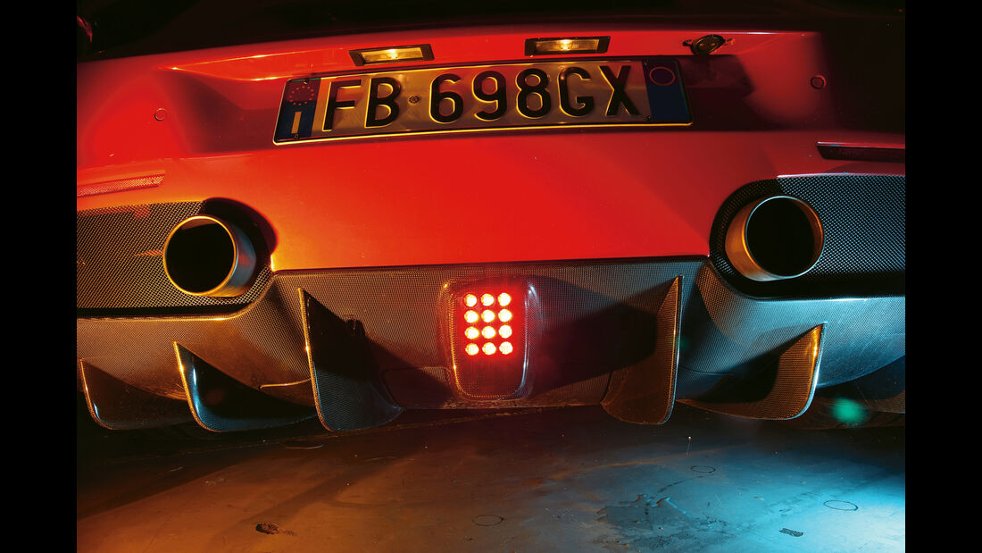 Ferrari 488 GTB, Endrohre