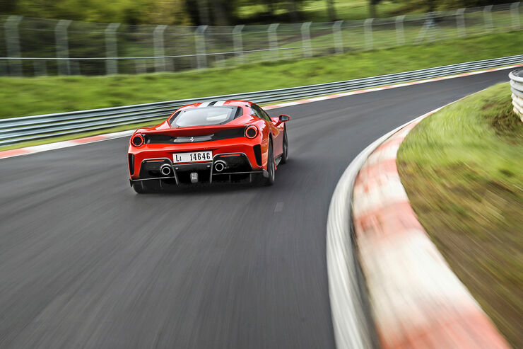 Ferrari 488 Pista Schafft Nürburgring Runde In 700 Minuten