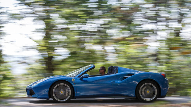 Ferrari 488 Spider, Seitenansicht