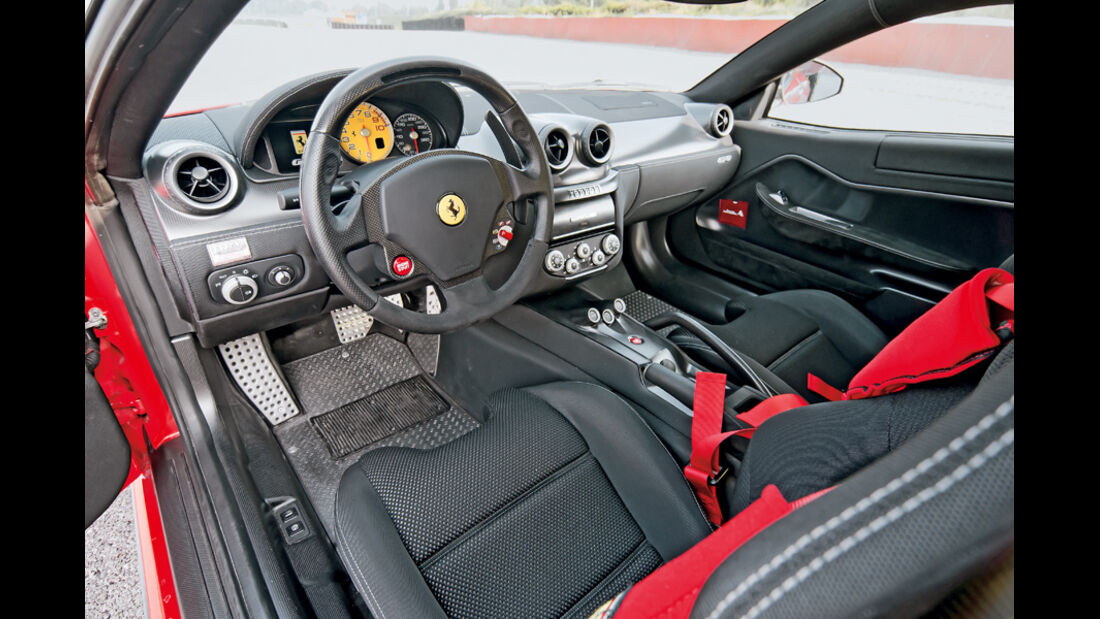 Ferrari 599 GTO, Cockpit