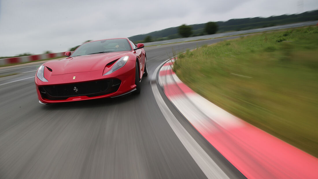 Ferrari 812 Superfast, Exterieur