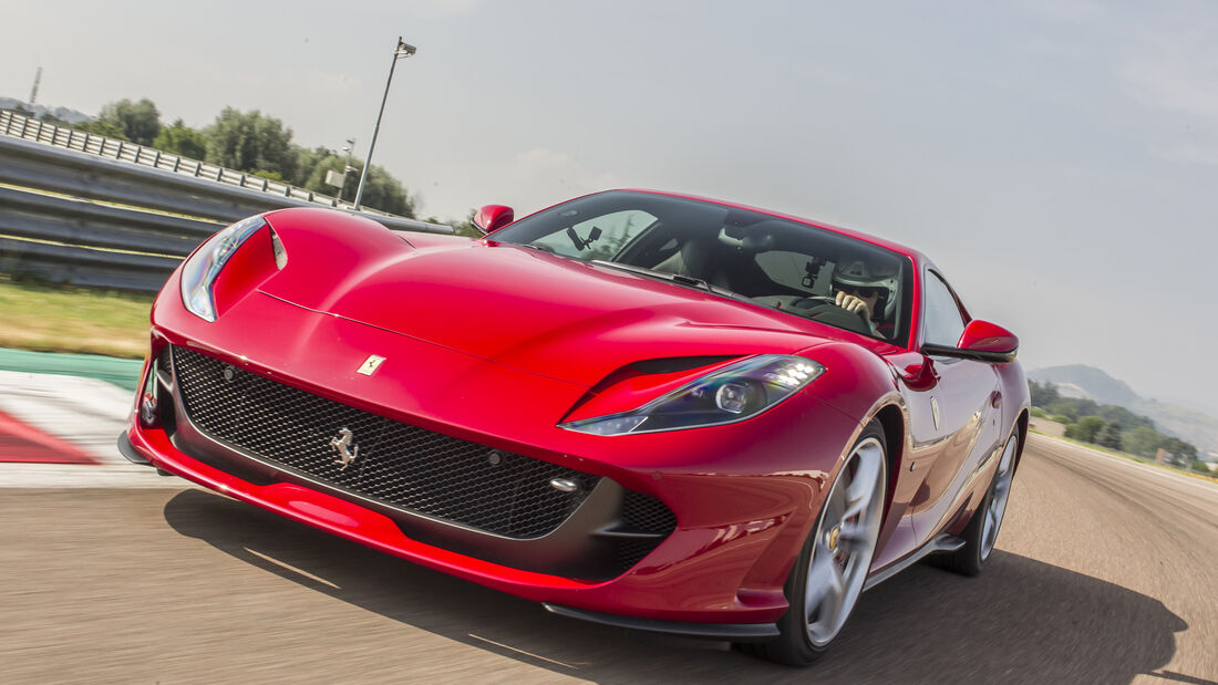 Ferrari 812 Superfast im Fahrbericht, V12, Saugmotor