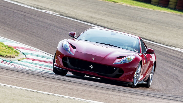 Ferrari 812 Superfast im Fahrbericht, V12, Saugmotor